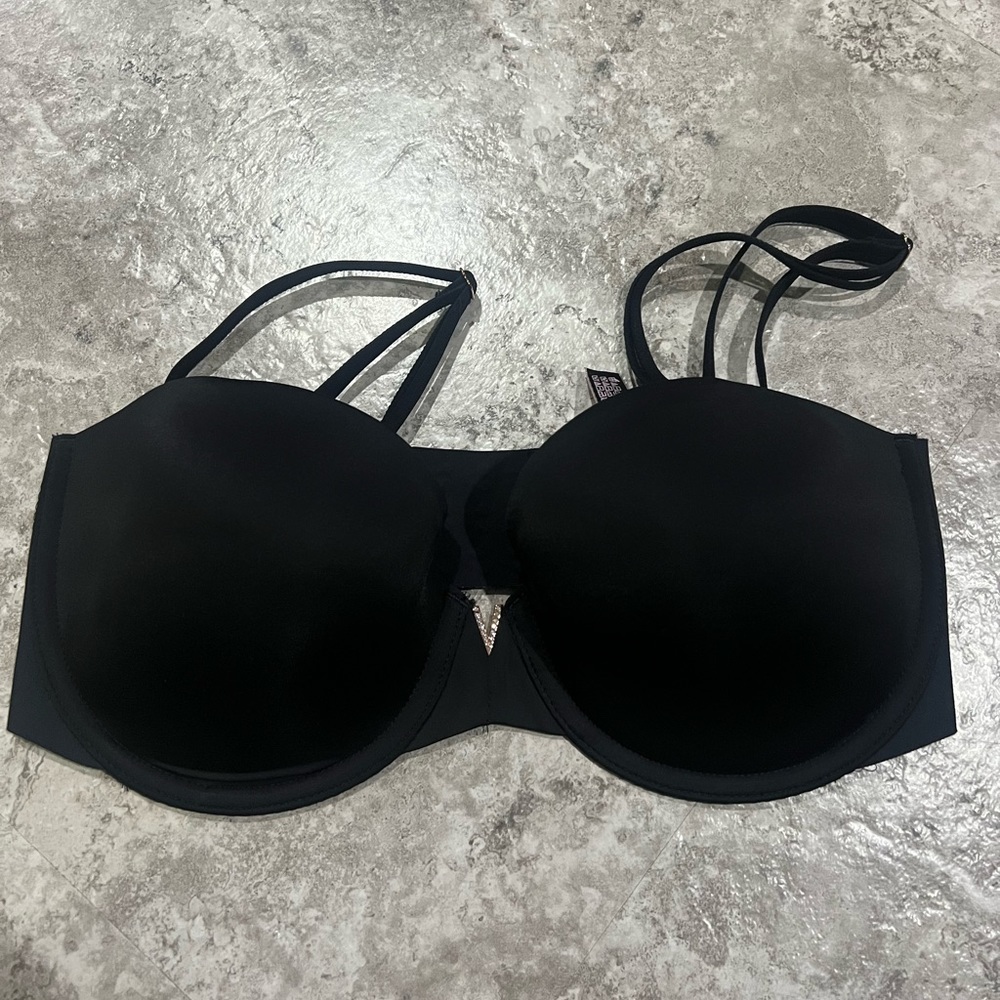 Victoria’s Secret lightly lined bra